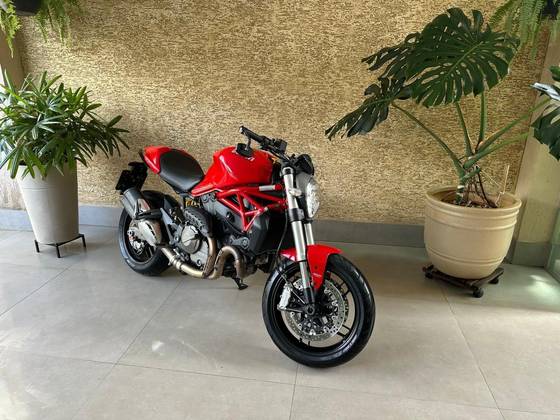 DUCATI MONSTER 821 
